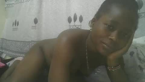 Snapshot of pretty_abella chatting on 02/11/25, 11:21 abella online show from 02/11/25, 11:21