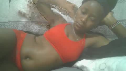 Snapshot of pretty_abella chatting on 02/14/25, 10:04 abella online show from 02/14/25, 10:04