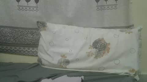 Snapshot of pretty_abella chatting on 02/17/25, 10:29 abella online show from 02/17/25, 10:29