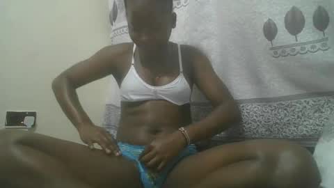 Snapshot of pretty_abella chatting on 02/18/25, 08:38 abella online show from 02/18/25, 08:38