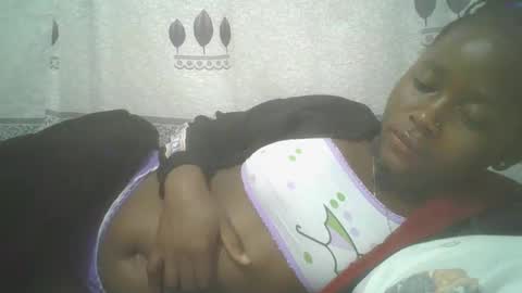 Snapshot of pretty_abella chatting on 02/19/25, 08:41 abella online show from 02/19/25, 08:41