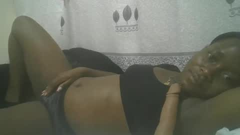 Snapshot of pretty_abella chatting on 03/11/25, 01:01 abella online show from 03/11/25, 01:01