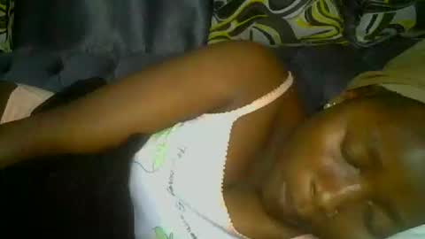 Snapshot of pretty_abella chatting on 09/20/25, 11:17 abella online show from 09/20/25, 11:17