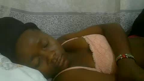 Snapshot of pretty_abella chatting on 10/10/25, 04:44 abella online show from 10/10/25, 04:44