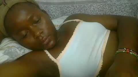 Snapshot of pretty_abella chatting on 10/14/25, 07:14 abella online show from 10/14/25, 07:14