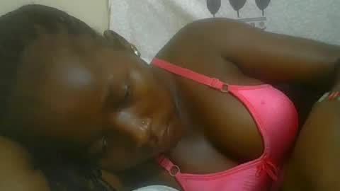 Snapshot of pretty_abella chatting on 10/20/25, 09:43 abella online show from 10/20/25, 09:43