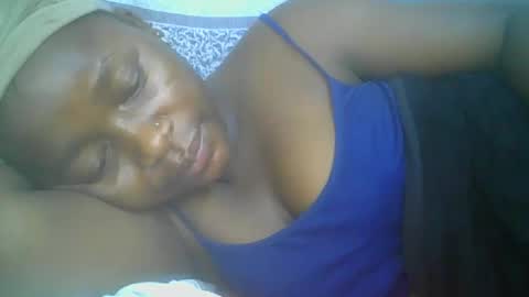 Snapshot of pretty_abella chatting on 10/21/25, 10:32 abella online show from 10/21/25, 10:32