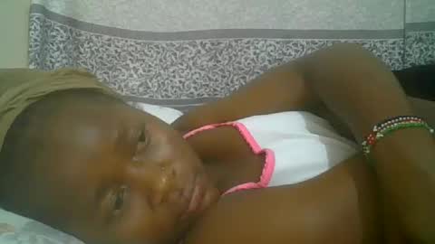 Snapshot of pretty_abella chatting on 10/22/25, 11:15 abella online show from 10/22/25, 11:15