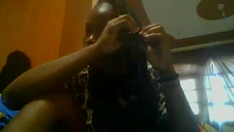 Snapshot of pretty_abella chatting on 10/25/25, 10:23 abella online show from 10/25/25, 10:23