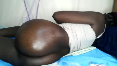 Snapshot of pretty_ass07 chatting on 04/16/26, 05:03 pretty_ass07 online show from 04/16/26, 05:03