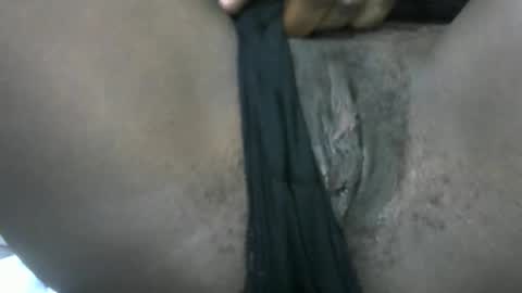 pretty_avena online show from 11/11/25, 02:11