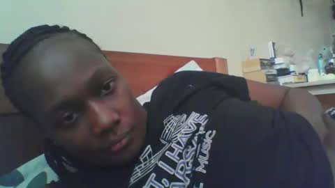 Snapshot of pretty_beib chatting on 10/30/25, 09:00 Karol online show from 10/30/25, 09:00