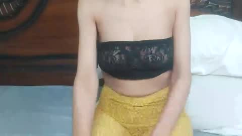 pretty_cat1 online show from 10/14/25, 08:42