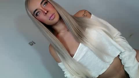 Snapshot of pretty_cloeh chatting on 05/11/26, 04:51 pretty_cloeh online show from 05/11/26, 04:51