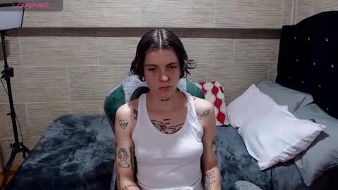 pretty_cristal22 online show from 02/26/25, 10:42
