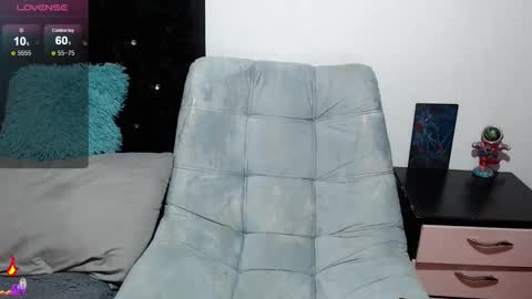 pretty_cristal22 online show from 09/16/25, 11:55