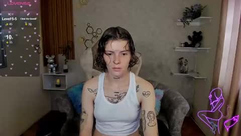 pretty_cristal22 online show from 11/23/25, 09:25