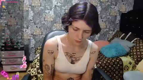 pretty_cristal22 online show from 04/19/26, 09:50