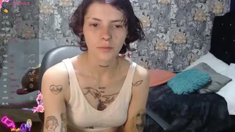 pretty_cristal22 online show from 05/21/26, 12:12