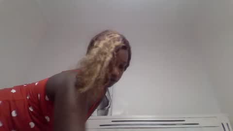 pretty_curvy99 online show from 04/12/26, 10:53