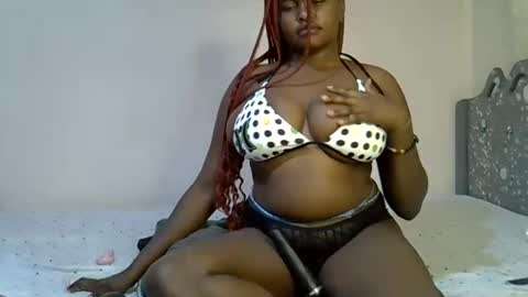 pretty_daina3 online show from 10/02/25, 07:43