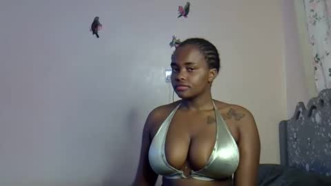 pretty_daina3 online show from 04/15/26, 11:17