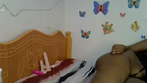 Snapshot of pretty_dey chatting on 11/11/25, 10:10 pretty_dey online show from 11/11/25, 10:10