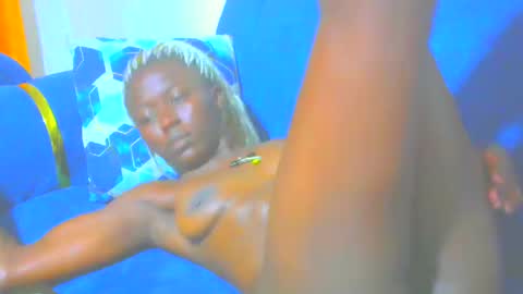 Snapshot of pretty_ebony_dolls chatting on 02/10/25, 12:41 riri online show from 02/10/25, 12:41