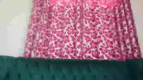 Snapshot of pretty_freaky chatting on 12/19/24, 10:56 Maya online show from 12/19/24, 10:56