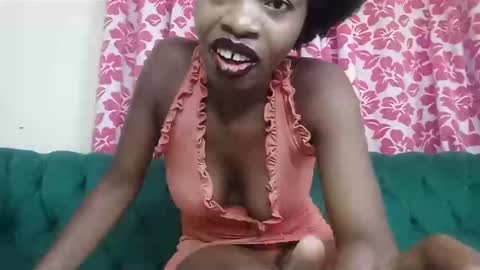 Snapshot of pretty_freaky chatting on 01/09/25, 09:06 Maya online show from 01/09/25, 09:06