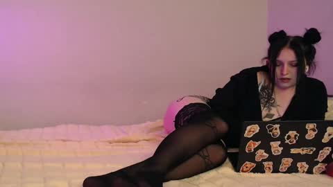 Pretty Kriss online show from 02/04/25, 07:55