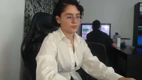 Snapshot of pretty_latina2 chatting on 02/19/25, 05:05 pretty_latina2 online show from 02/19/25, 05:05