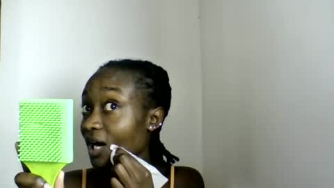 Snapshot of pretty_luv1 chatting on 06/18/26, 09:58 pretty luv1 online show from 06/18/26, 09:58