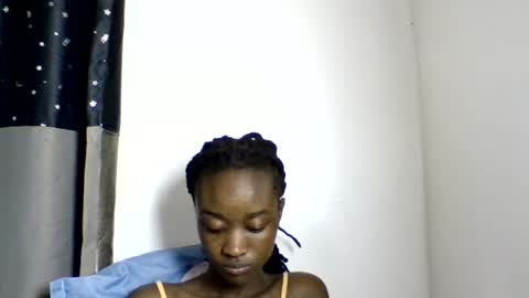 Snapshot of pretty_luv1 chatting on 06/19/26, 12:09 pretty luv1 online show from 06/19/26, 12:09