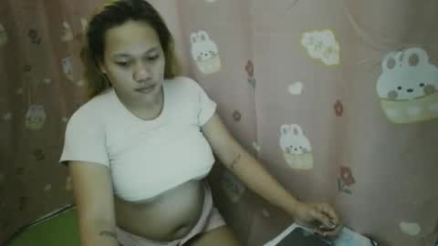 Snapshot of pretty_lyn08 chatting on 04/24/26, 11:07 pretty_lyn08 online show from 04/24/26, 11:07