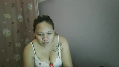 Snapshot of pretty_lyn08 chatting on 05/03/26, 05:52 pretty_lyn08 online show from 05/03/26, 05:52