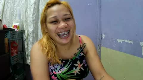pretty_lyn08 online show from 06/27/26, 10:42