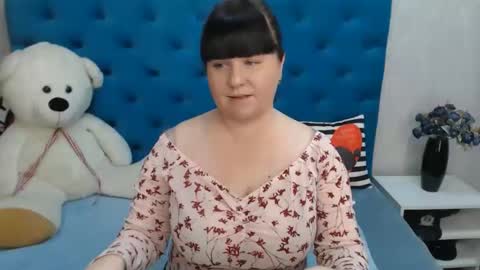 Snapshot of pretty_malika chatting on 01/28/25, 01:27 pretty_malika online show from 01/28/25, 01:27