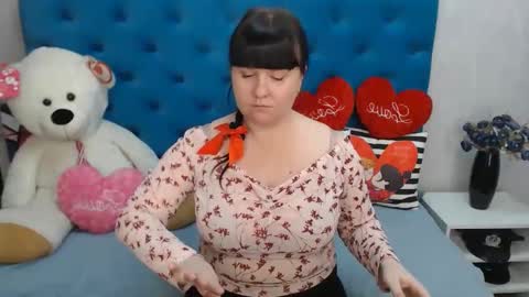 Snapshot of pretty_malika chatting on 02/14/25, 08:52 pretty_malika online show from 02/14/25, 08:52