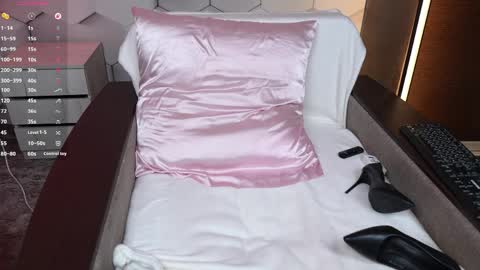 Snapshot of pretty_marta chatting on 04/09/26, 12:21 Pretty Marta online show from 04/09/26, 12:21