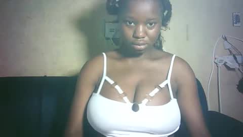 Snapshot of pretty_milan chatting on 02/06/26, 10:29 pretty_milan online show from 02/06/26, 10:29