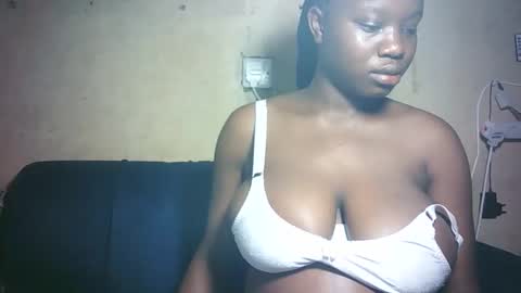 Snapshot of pretty_milan chatting on 02/24/26, 01:42 pretty_milan online show from 02/24/26, 01:42