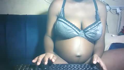 Snapshot of pretty_milan chatting on 03/09/26, 06:50 pretty_milan online show from 03/09/26, 06:50