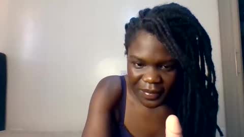 Snapshot of pretty_naya chatting on 10/26/25, 10:10 naya online show from 10/26/25, 10:10