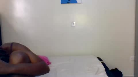 Snapshot of pretty_naya chatting on 11/26/25, 06:36 naya online show from 11/26/25, 06:36