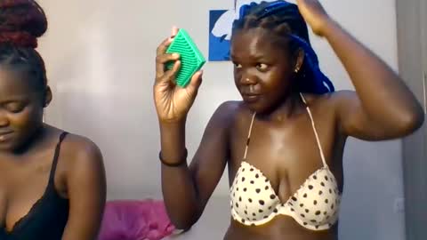 Snapshot of pretty_naya chatting on 03/18/26, 09:34 naya online show from 03/18/26, 09:34