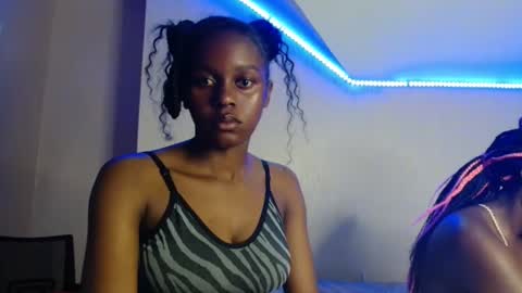 Snapshot of pretty_nyra chatting on 04/21/26, 11:07 Nyra online show from 04/21/26, 11:07