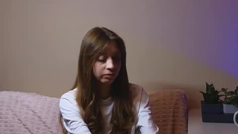 Snapshot of pretty_passenger chatting on 11/01/25, 05:48 Emily online show from 11/01/25, 05:48