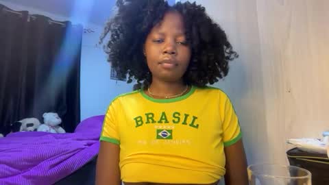 Snapshot of pretty_peaches chatting on 03/10/26, 01:21 Pretty peaches online show from 03/10/26, 01:21