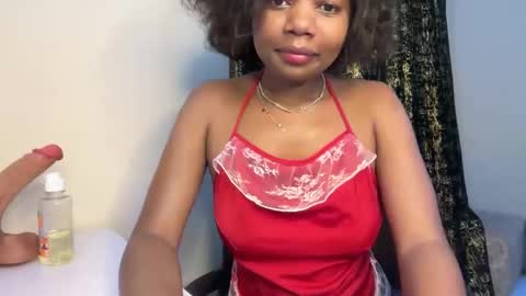 Snapshot of pretty_peaches chatting on 04/11/26, 10:58 Pretty peaches online show from 04/11/26, 10:58